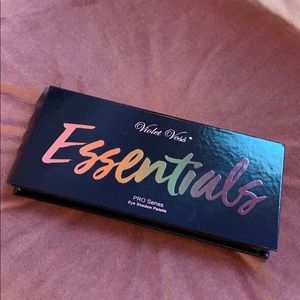 Violet Voss eyeshadow palette